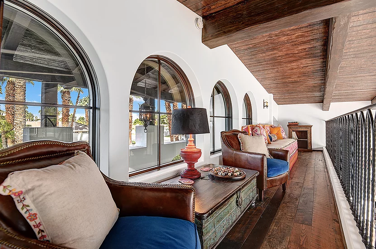 Vista House - Image 10